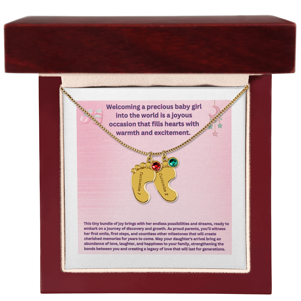 Collar personalizado "Bienvenida a una preciosa niña" con pies de bebé y piedra de nacimiento.